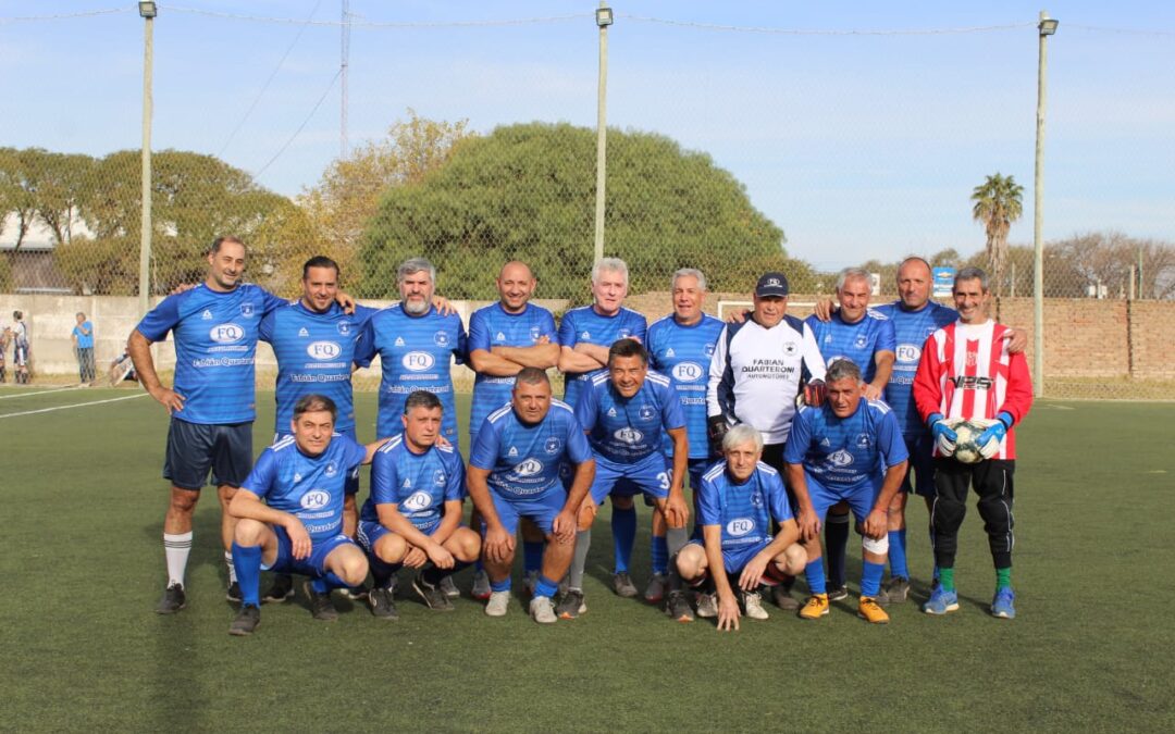 Super Senior – Celestes y Decanos siguen lideres