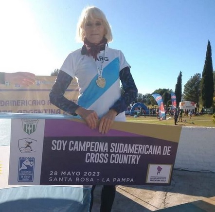 Sudamericano de Atletismo Máster – Emma Lange medalla de Oro y Omar Cejas medalla de Plata
