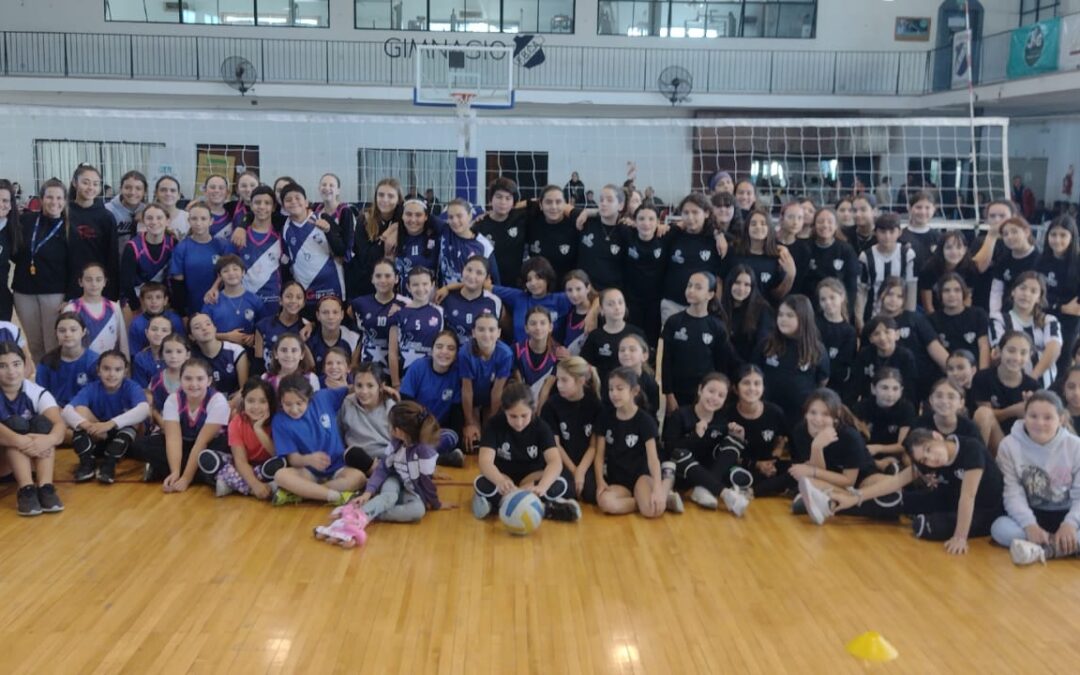 Encuentro de Minivoley en Club Argentino.