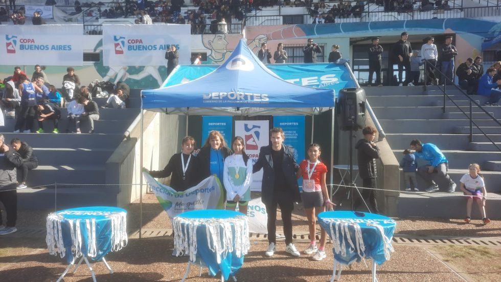 LA ATLETA MORENA FLORES, INTEGRANTE DEL PÚA, SE CLASIFICÓ A LOS JUEGOS NACIONALES EVITA LUEGO DE GANAR DOS MEDALLAS DE ORO EN LA PLATA, POR LA COPA BUENOS AIRES