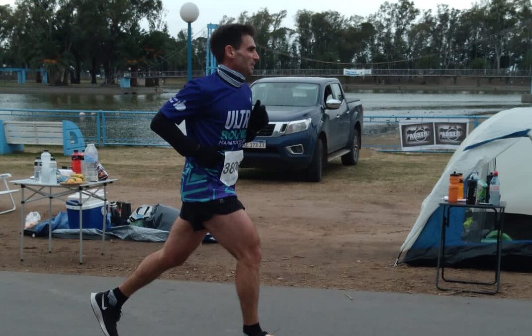 La XVII Copa Argentina de Ultramaratón que se realizó en Bolívar, como cada año, contó con las pruebas deportivas de 21k, 50k y 100k.