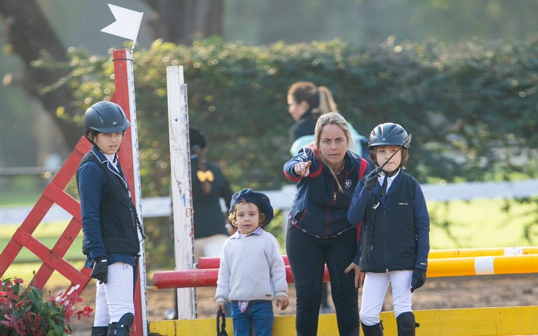 Salto Ecuestre en el Jockey Club de Rosario con participacion local