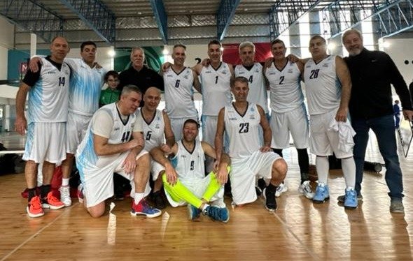 Mundial de Maxibásquet – Triunfo del equipo dirigido por Oscar Brua y en el que juega Jorge Fuchs