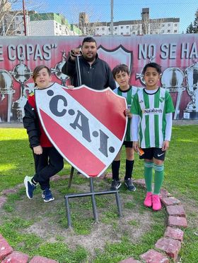 Jovenes jugadores de Ferro C. Oeste vuelven mañana a Buenos Aires