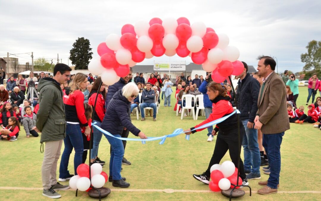 Atletico Rivadavia inauguro su cancha de Hockey de césped sintético