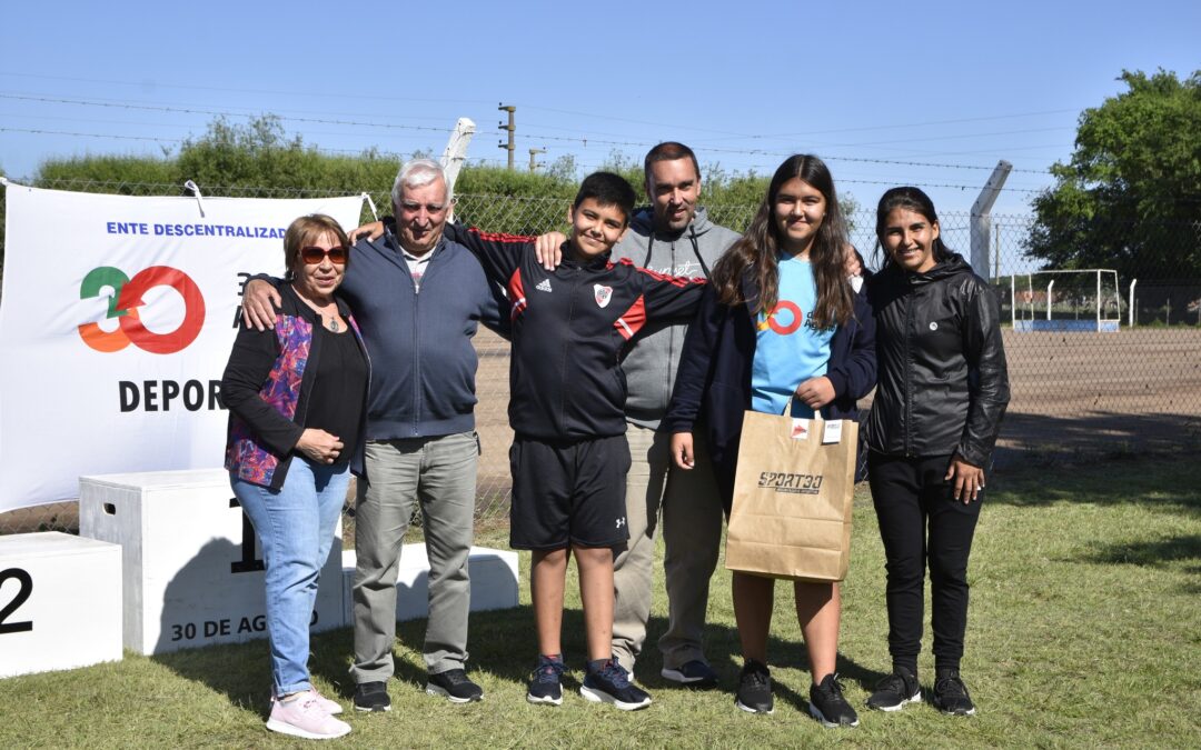 SE DESTACO A LA ATLETA JIMENA MORIAME, EN EL ENCUENTRO DISTRITAL DE ATLETISMO QUE SE REALIZO EN EL PREDIO REYNALDO ANGELERI DE 30 DE AGOSTO.