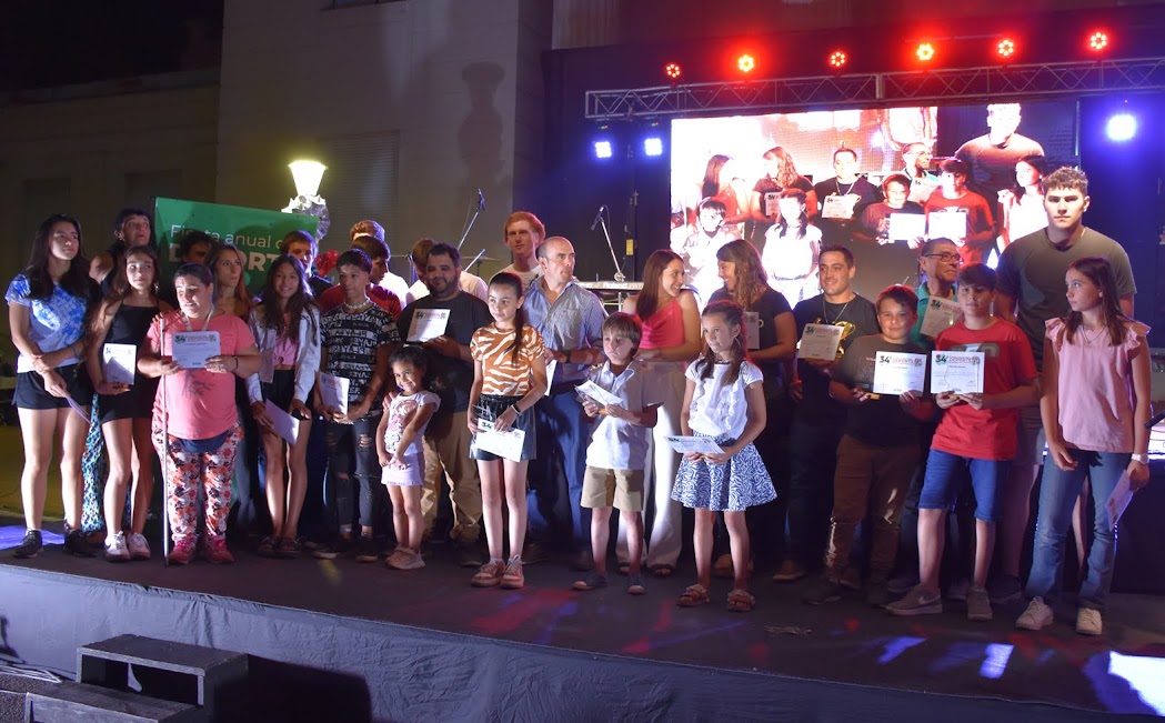 EL MÚSCULO DUERME Y LA PASIÓN DESCANSA PARA DISFRUTAR LA 35ª FIESTA ANUAL DEL DEPORTE, EL MIÉRCOLES FRENTE AL PALACIO MUNICIPAL
