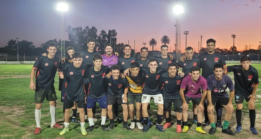 Torneo de Futbol 11 Nocturno en Atletico T. Lauquen – Triunfo de Construcciones Seba en la noche de incio