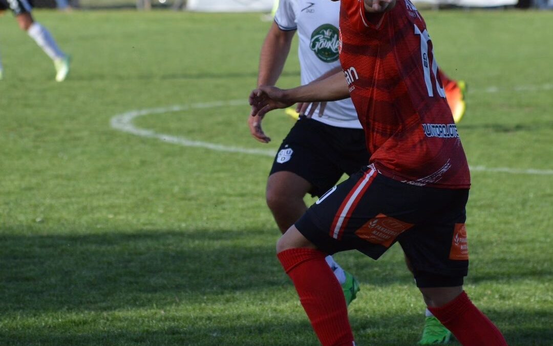 Otros dos jugadores locales a la Liga Cultural. Fernan Etcheverry a Quenuma y Ricardo del Rio a Deportivo 17