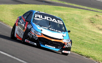 Turismo Nacional: Joel Gassmann, Andres Jakos y el campeon Leonel Pernia ganaron las series clase 3