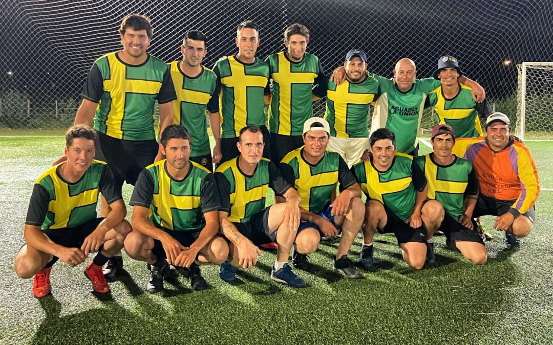 Torneo de Futbol 8 en «La Scaloneta» – Los Desprolijos unico lider de la Zona A