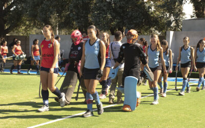 Hockey: Barrio Alegre debuto como local en su nueva cancha de piso sintetico