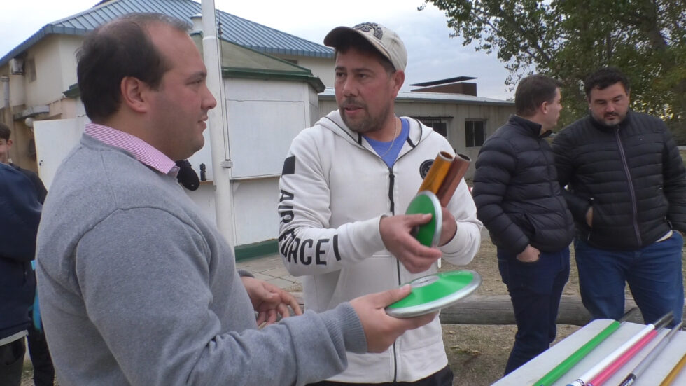 EL INTENDENTE FRANCISCO RECOULAT ENTREGÓ MATERIAL DE COMPETENCIA DE PRIMER NIVEL AL PROGRAMA ÚNICO DE ATLETISMO MUNICIPAL (PÚA)