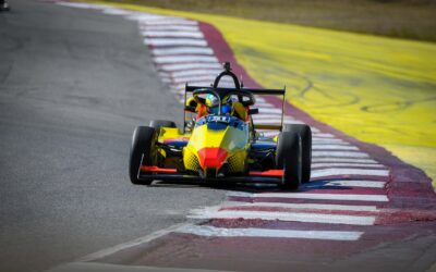 Formula Renault Plus: Agustín Bovone gano la primera final de la cuarta fecha