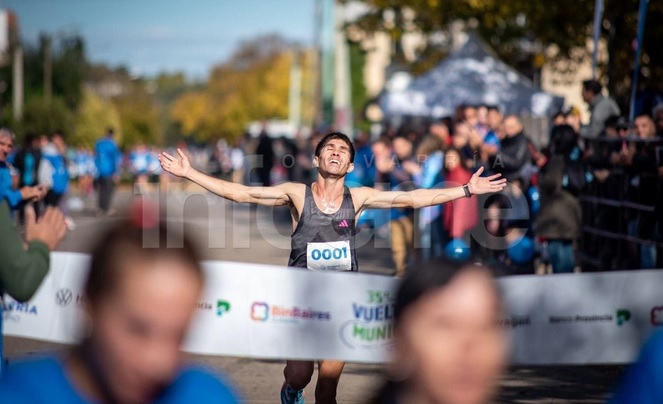 Atletismo: “Vuelta al Municipio” de Olavarria: la 35° edición consagró, otra vez, a Cecilia y Gustavo Fernández