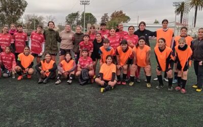 Futbol Femenino – Se jugaron amistosos con la visita de Cecil A. Roberts de Salliquelo