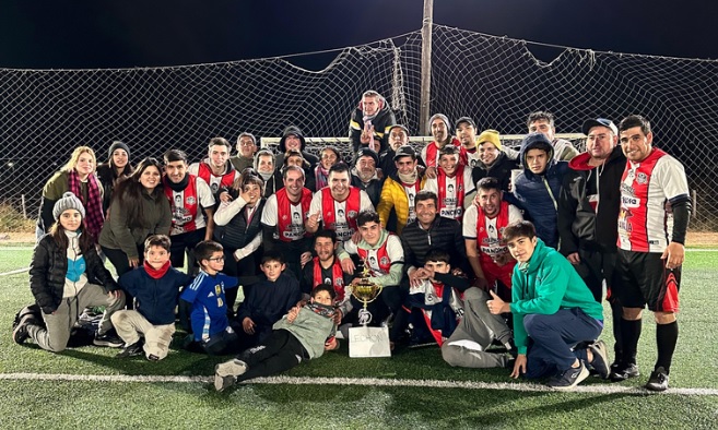 Torneo de Futbol 8 en «La Scaloneta» – Gonzalez Pulverizaciones Campeon