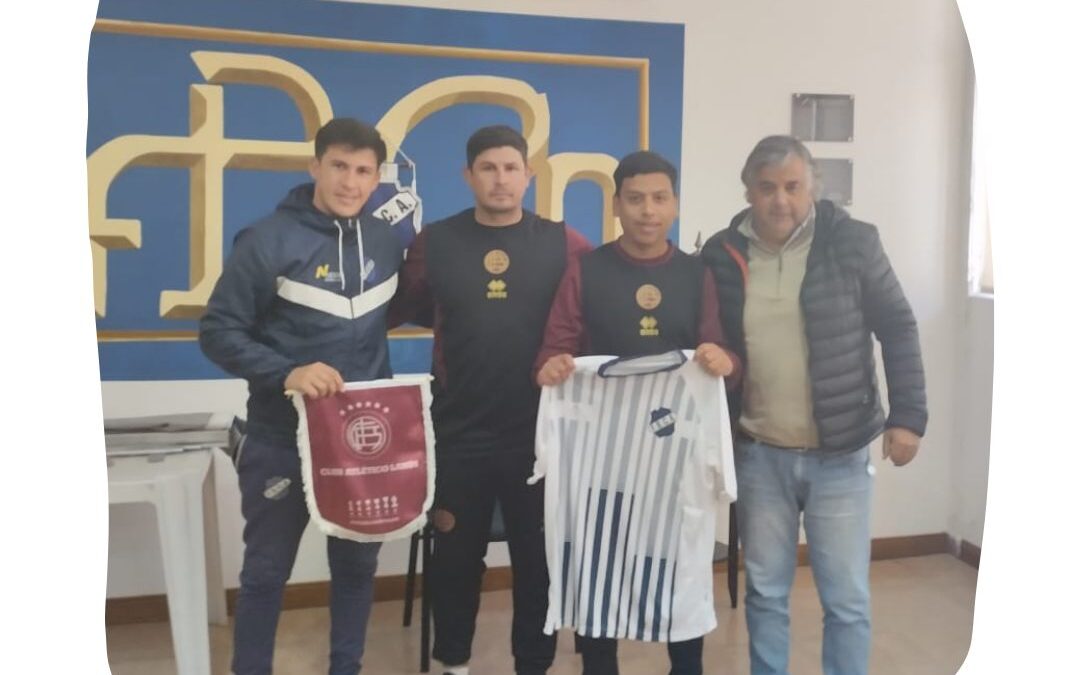 El miércoles 8 de Mayo, Victor Gauto y David Alzugaray del club Lanus visitaron FBC Argentino para una prueba de jugadores.