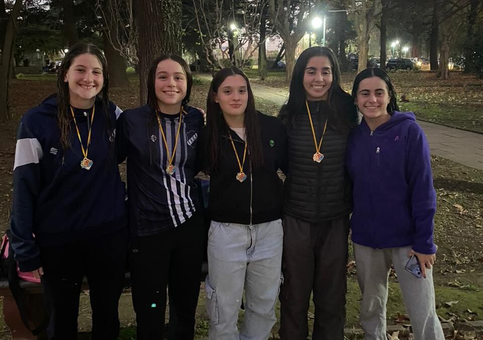 Primer torneo de federados para las nadadoras que representan al FBC Argentino con excelentes resultados