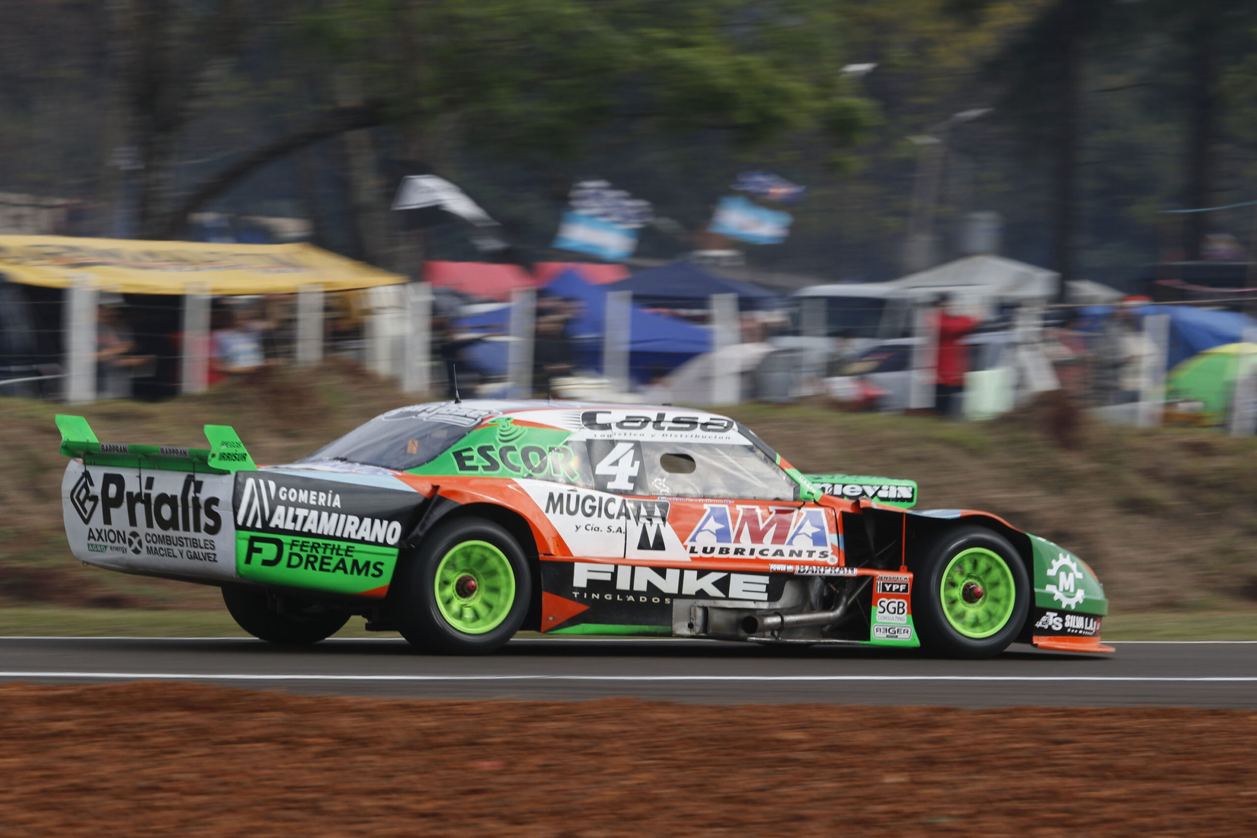 44ocho11111alberTREScastellano1