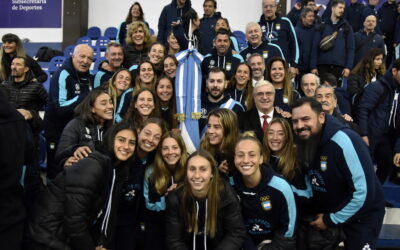 Juegos Olímpicos: El presidente de la Nación, Javier Milei, le entrego la bandera a Rocio Moccia y Luciano De Cecco