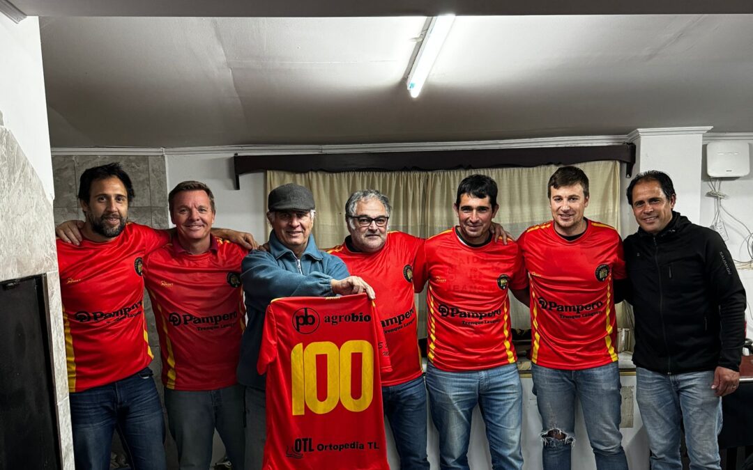 Centro Español presento las camisetas del Futbol Senior