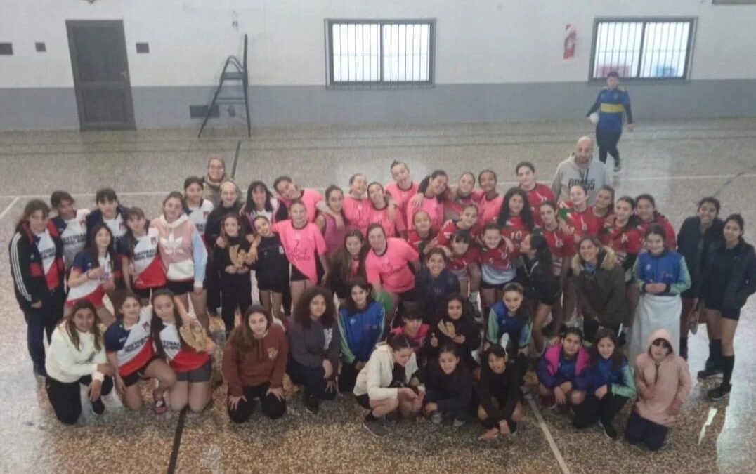 ALUMNAS DE CESTOBALL MUNICIPAL PARTICIPARON EN MACACHÍN DE UN TORNEO SUB 14: EL EQUIPO TRENQUE AZUL SE QUEDÓ CON EL TERCER PUESTO