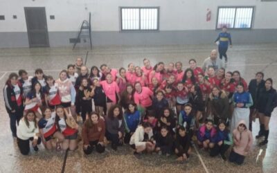 ALUMNAS DE CESTOBALL MUNICIPAL PARTICIPARON EN MACACHÍN DE UN TORNEO SUB 14: EL EQUIPO TRENQUE AZUL SE QUEDÓ CON EL TERCER PUESTO