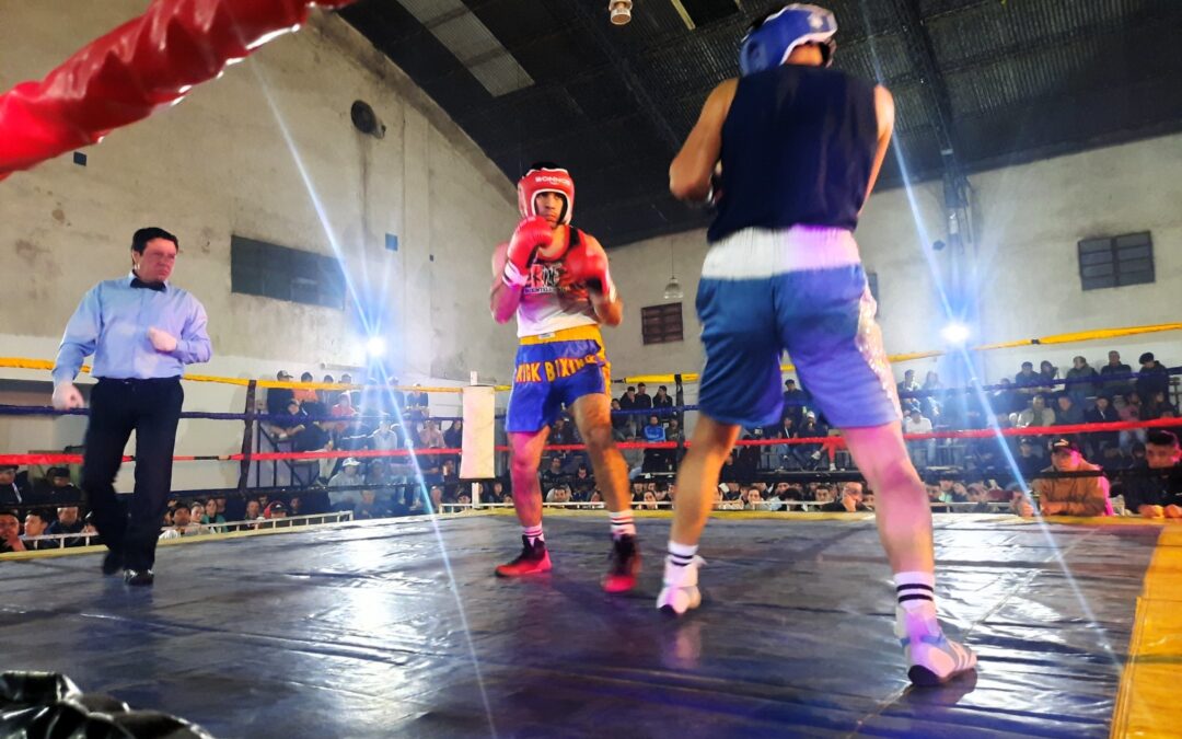 Mucho público asistió a la velada de box amateur en el Club Sarmiento