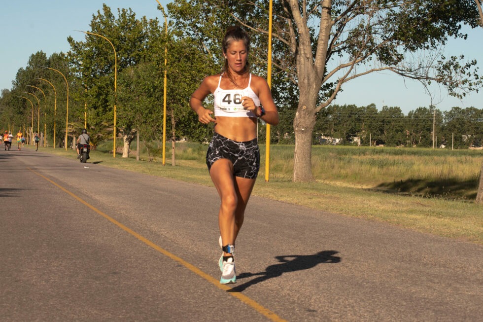 Maraton 6 Ciudades en Pellegrini – DAVID SAYAGO y LUCIANA VILLAMIL en los 10 km y JUAN CARLOS CHUMINATTI y NATALIA VELAZQUEZ en los 5 km ganadores