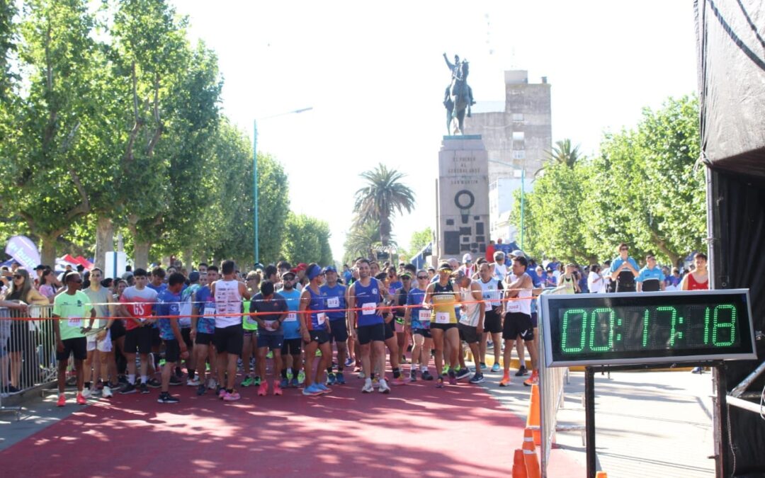 10 kilómetros de la 25º Maratón Dino Hugo Tinelli. Natalia Velazquez 3° y Angelina Reyes 4° en la General Damas