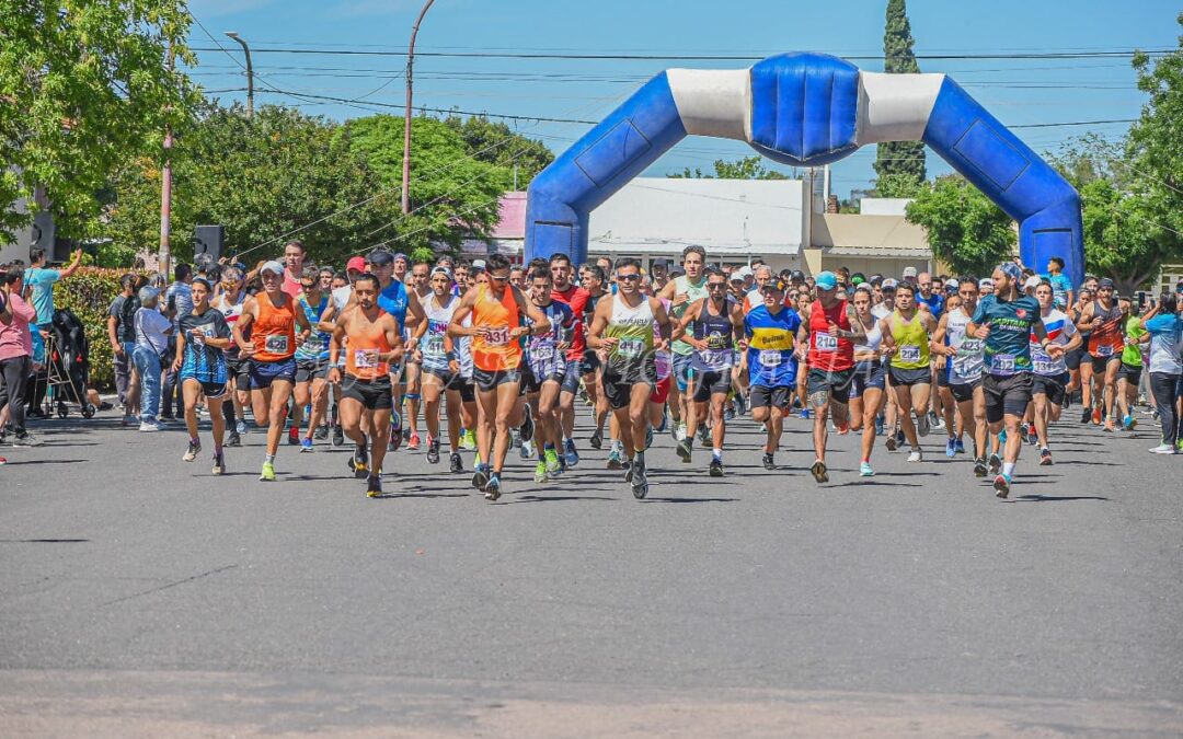 LA PAMPA CORRE y OTRA EDICIÓN MULTITUDINARIA. Trenquelauquense Pedro Gilardi 3° en los 10K
