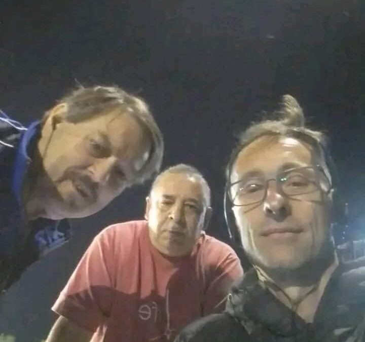 FUTBOL REGIONAL – UN ARBITRO EXPULSÓ AL COMENTARISTA DE UNA RADIO Y DEBIÓ SER REEMPLAZADO