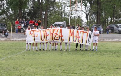 Emotivo recibimiento a Matías Basualdo en el partido de Huracán de Pellegrini ante Atlético Trenque Lauquen