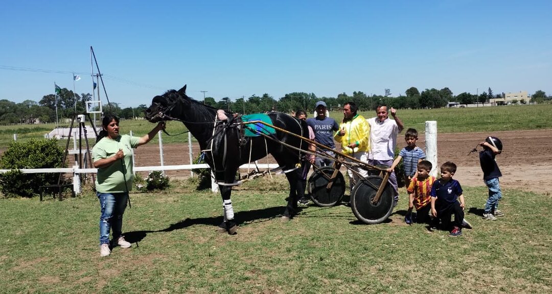 Trote: Albión Meteoro Off con Diego Reyes como driver, gano en el Hipódromo de Pehuajo