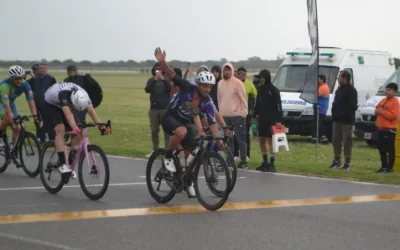 Ciclismo: Román Mastrangelo se adjudico la prueba Gran Premio Chuky Pereyra en el autodromo de Toay