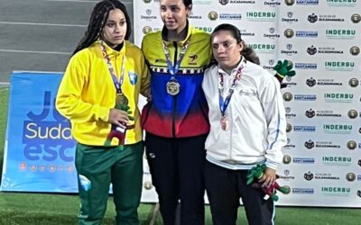 Atletismo: Camila Tello logro medalla de bronce en el lanzamiento del disco en el Sudamericano Escolar en Colombia