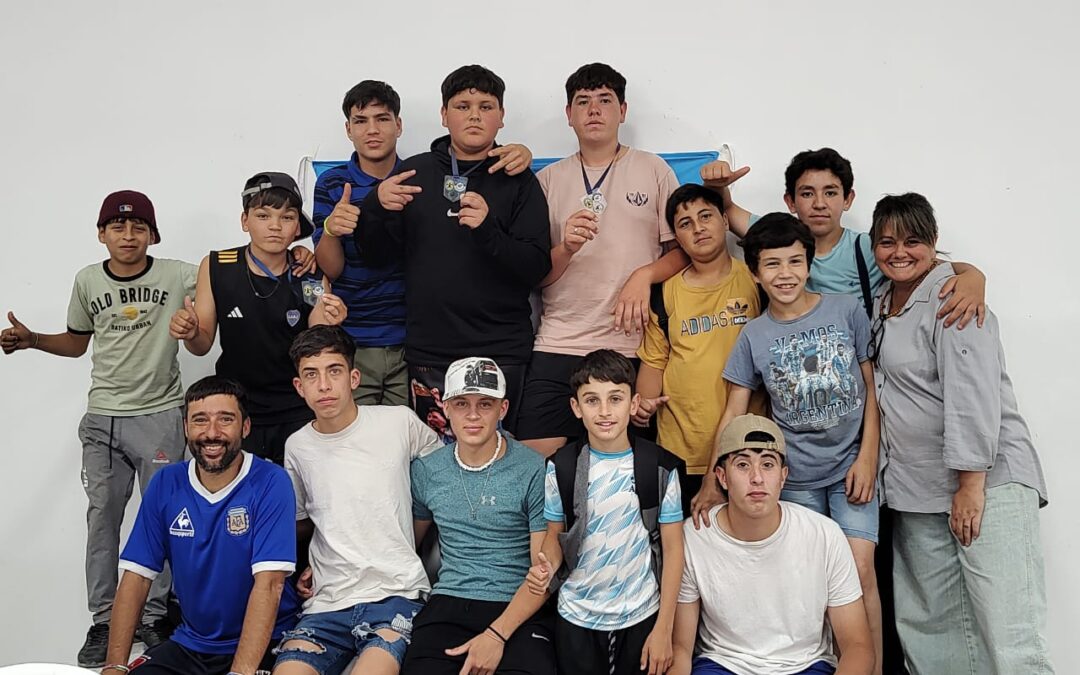 JÓVENES DE ENVIÓN BERUTI TUVIERON UNA DESTACADA ACTUACIÓN EN EL TORNEO DE TENIS DE MESA QUE SE DISPUTÓ EN 30 DE AGOSTO