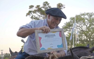 La comunidad de Trenque Lauquen acompaño al merecido reconocimiento al Tropillero local Juan Varela