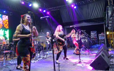 CULTURA: Una multitud volvio a colmar la Plaza San Martín, con el cierre de la segunda noche de Música de Verano