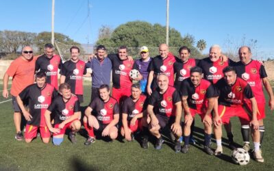 Super Senior – Celestes unico puntero, escoltado por Indios y Decanos