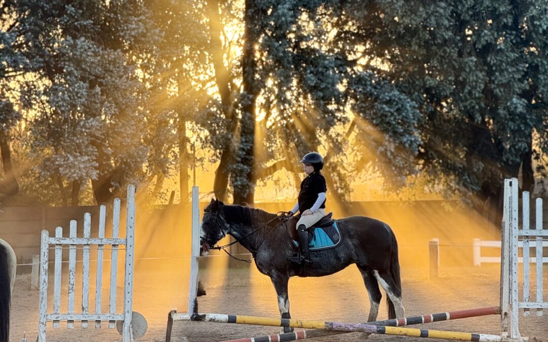Clínica interna de salto en la Escuela de Equitación del Club Barrio Alegre con