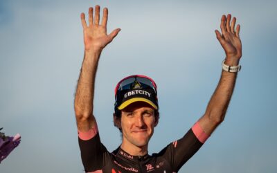 Ciclismo: En la decima etapa del Tour, en la montaña, apareció el británico Simon Yates