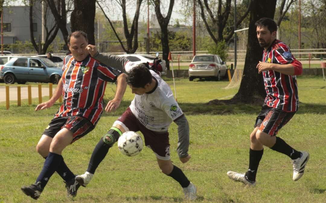 Fútbol Torneo Conrado Villegas: Electroingeniera TL en la A y El Mate en la B, los unicos lideres del torneo Apertura