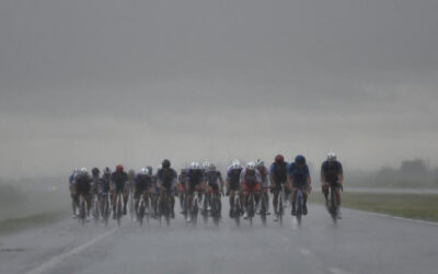 Ciclismo: La lluvia torrencial obligo a suspender la prueba Santa Fe-Rosario, a «mitad de camino»