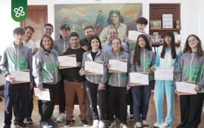 Atletismo: El intendente Francisco Recoulat recibió en su despacho a atletas y entrenadores del grupo PUA