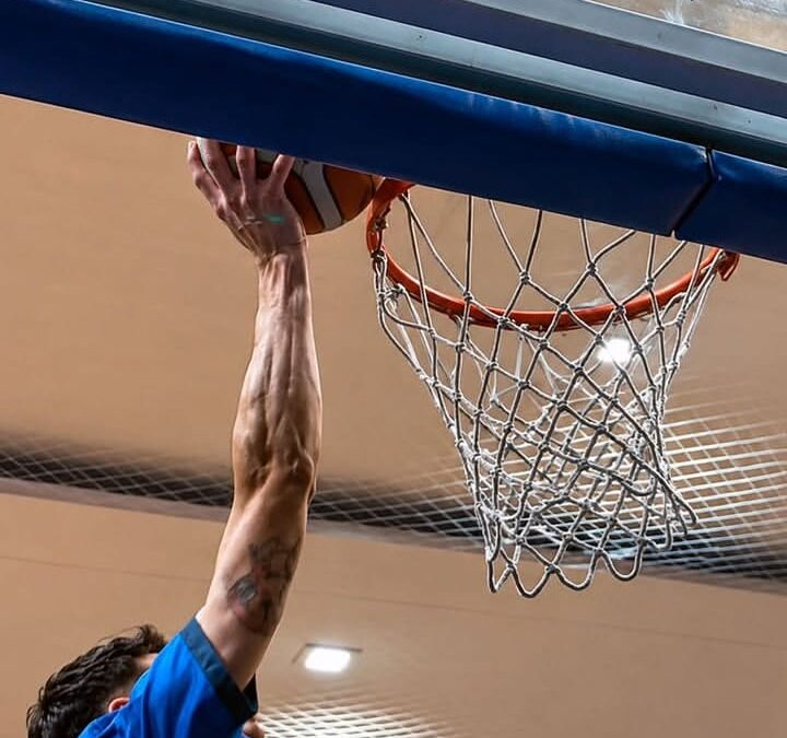 Básquet: El Club Argentino no pudo de local frente al rojo de General Pico, y quedo lejos de los punteros. Tambien cayó Barrio Alegre
