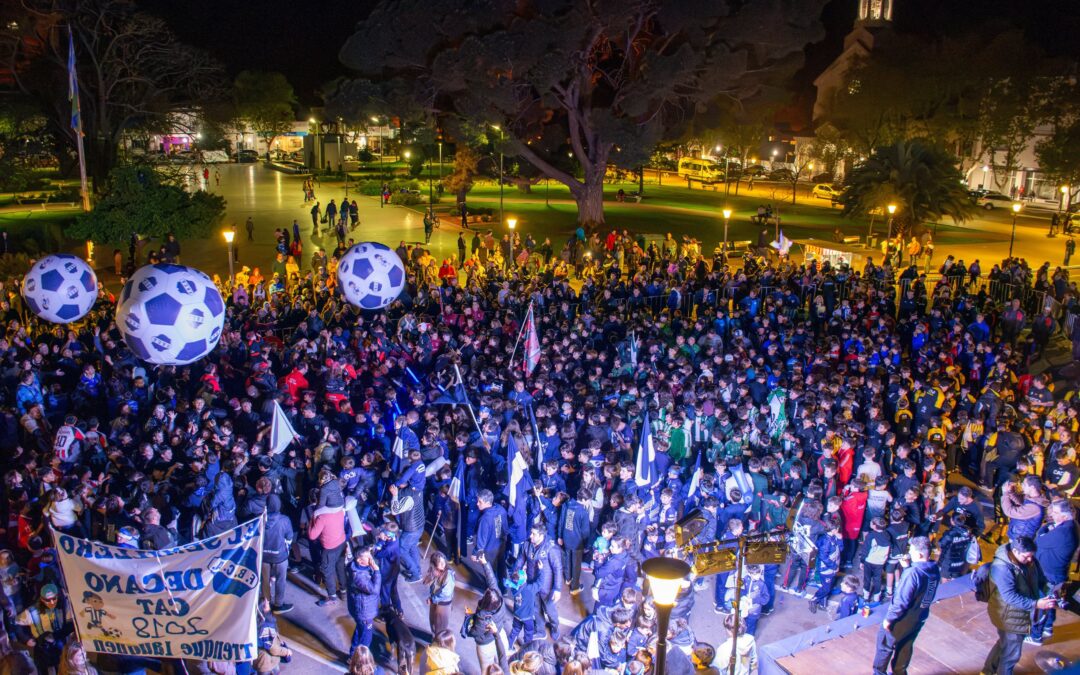Nacional de fútbol Infantil: El intendente Recoulat participó del acto inaugural realizado en la Plaza San Martín