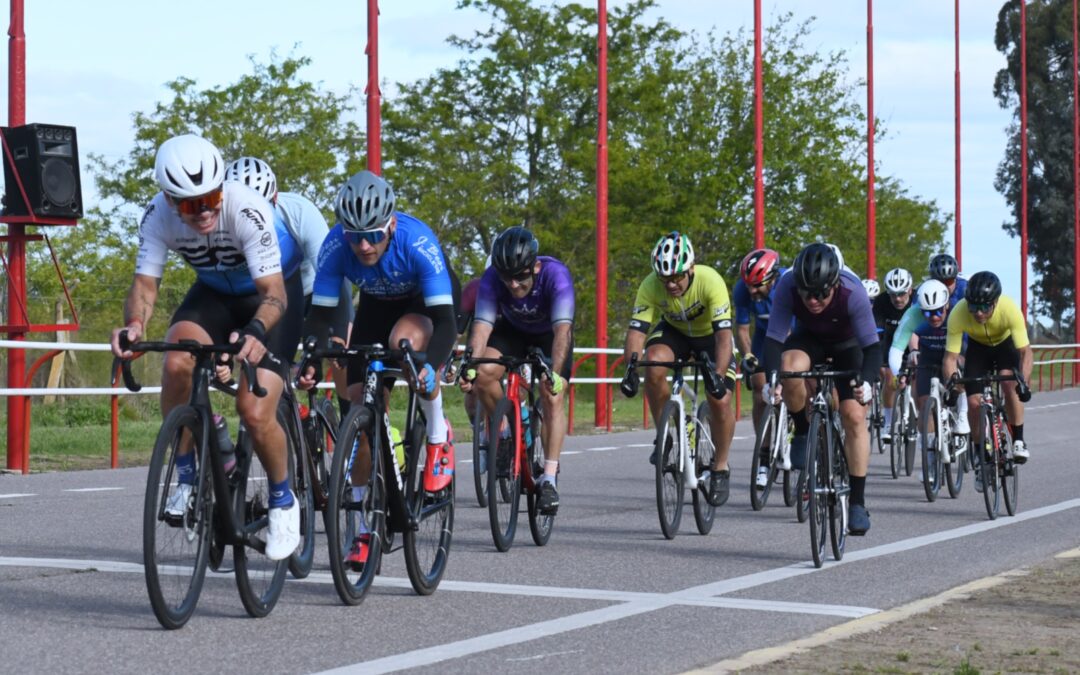 CICLISMO: En la carrera de Master B y C, fue ganador el pringlense Guillermo Erro con vuelta de ventaja